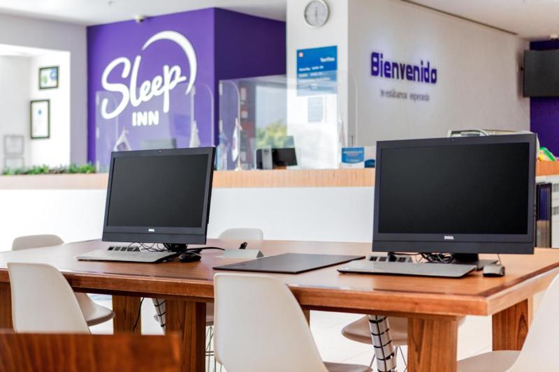 Sleep Inn Leon Antares Exteriör bild
