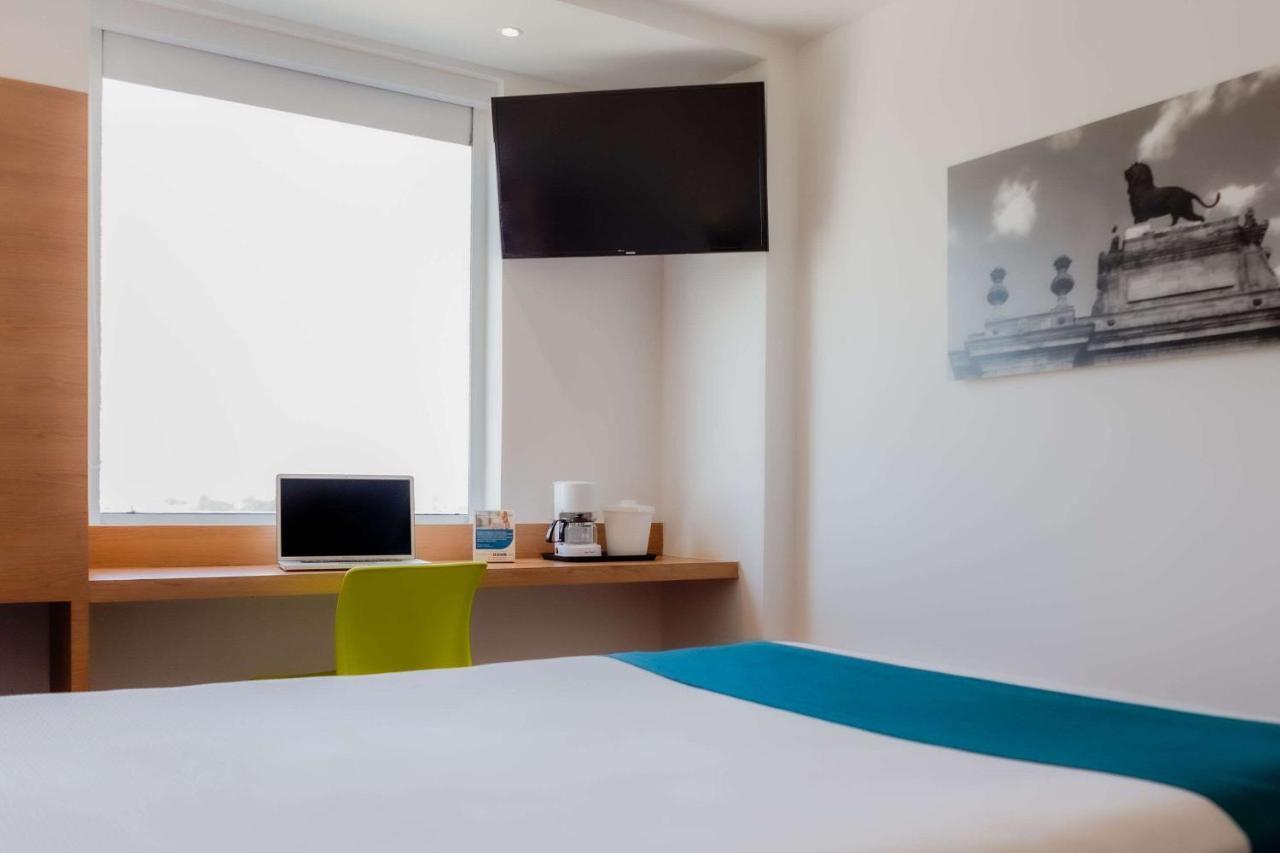 Sleep Inn Leon Antares Exteriör bild
