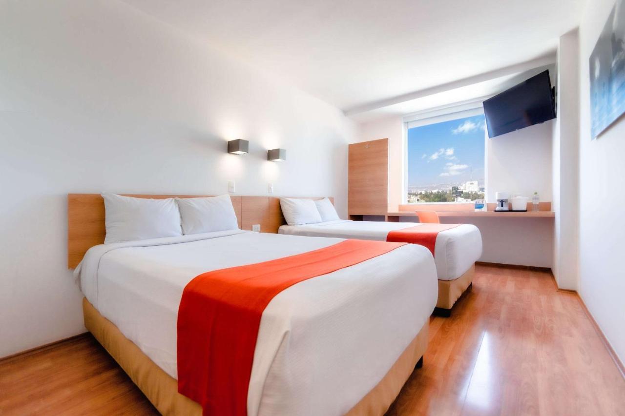 Sleep Inn Leon Antares Exteriör bild