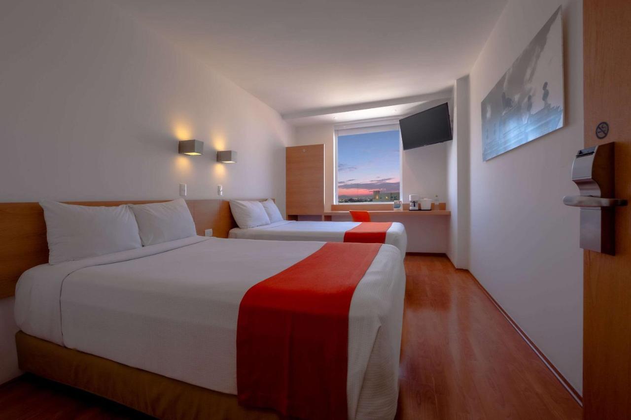 Sleep Inn Leon Antares Exteriör bild