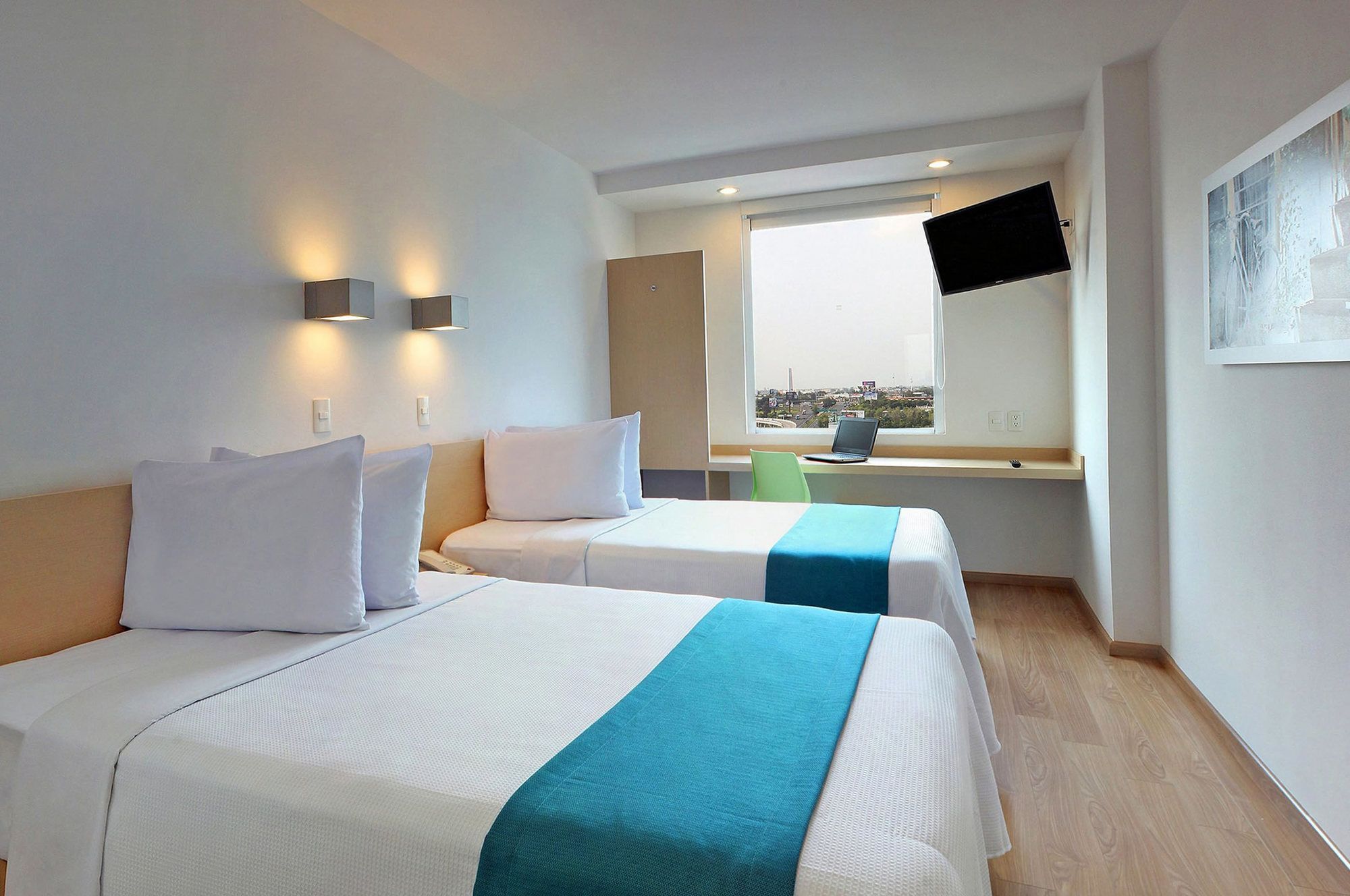 Sleep Inn Leon Antares Exteriör bild